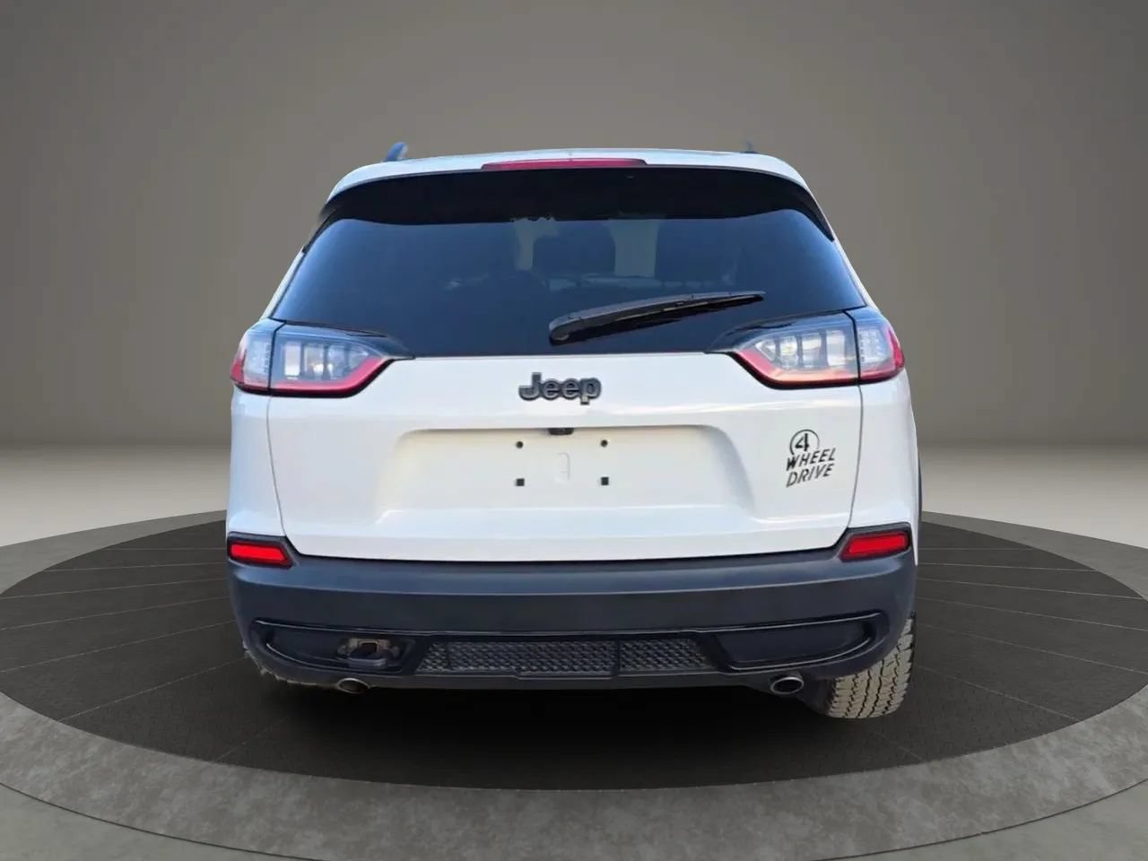 Used 2022 Jeep Cherokee Latitude AWD/4WD image 5