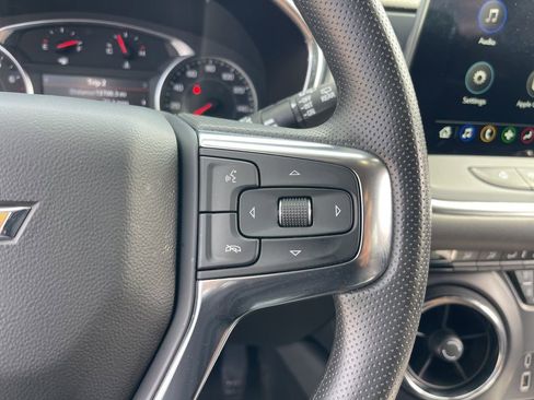 Used 2025 Chevrolet Blazer LT AWD/4WD image 17