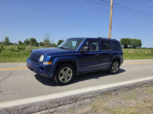 Used 2009 Jeep Patriot Sport FWD image 2