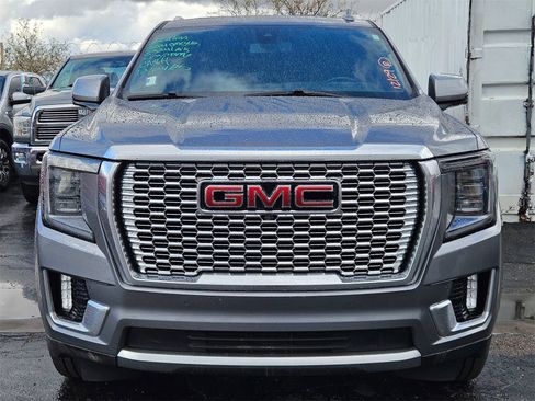 Used 2021 GMC Yukon Denali image 2