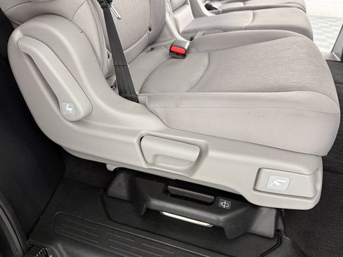 Used 2019 Honda Odyssey EX image 26