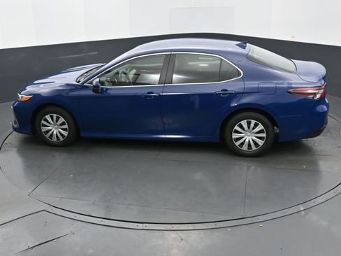 Used 2023 Toyota Camry LE image 29