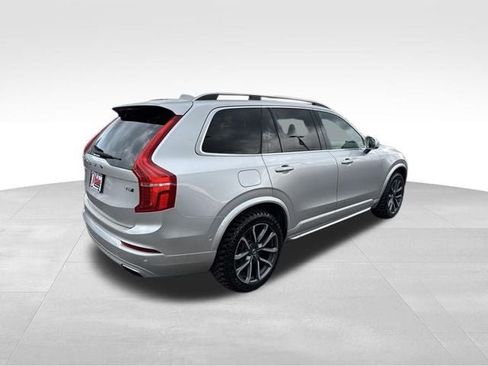 Used 2017 Volvo XC90 T6 Momentum w/ Vision Package AWD/4WD image 4