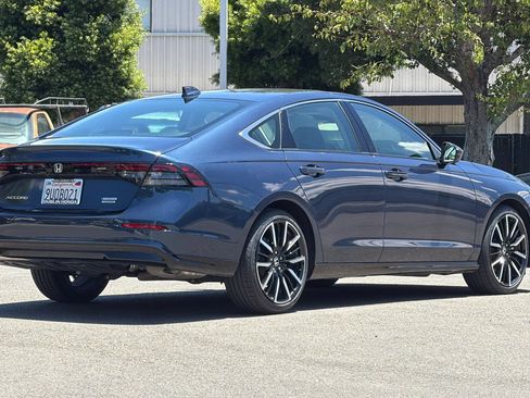 Used 2025 Honda Accord Touring image 4