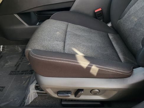 Used 2024 Nissan Rogue SV image 24