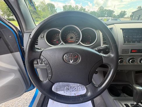 Used 2011 Toyota Tacoma 4x4 Double Cab w/ SR5 Pkg #2 image 12