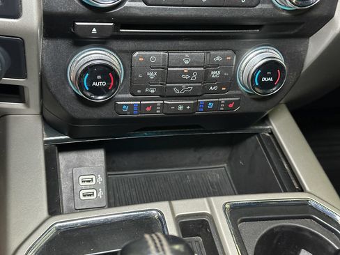 Used 2018 Ford F150 Lariat w/ Equipment Group 502A Luxury AWD/4WD image 34