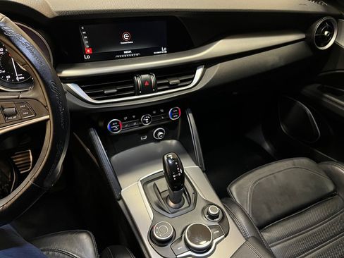 Used 2018 Alfa Romeo Stelvio Ti Sport image 23