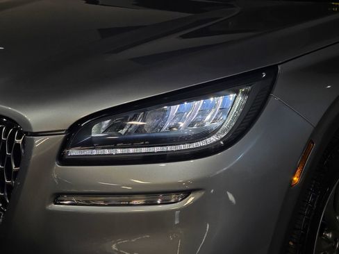 Used 2022 Lincoln Corsair AWD w/ Premium Package image 12