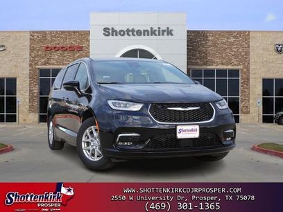 New 2026 Chrysler Pacifica Select