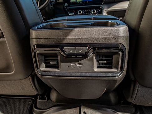 Used 2025 GMC Sierra 2500 AT4X image 32