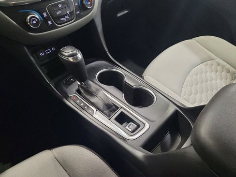 Used 2019 Chevrolet Equinox LS AWD/4WD image 26
