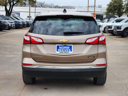 Used 2018 Chevrolet Equinox LS image 6