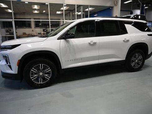 New 2026 Chevrolet Traverse LT w/ Driver Confidence Package image 7