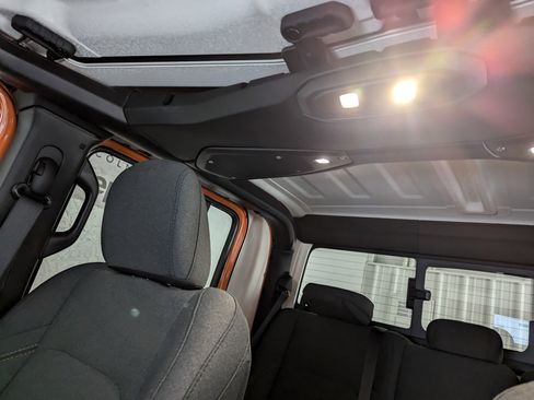 New 2025 Jeep Gladiator Sport image 21