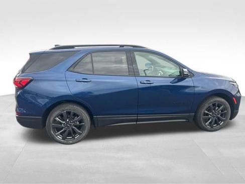 Used 2022 Chevrolet Equinox RS w/ Infotainment Package AWD/4WD image 6