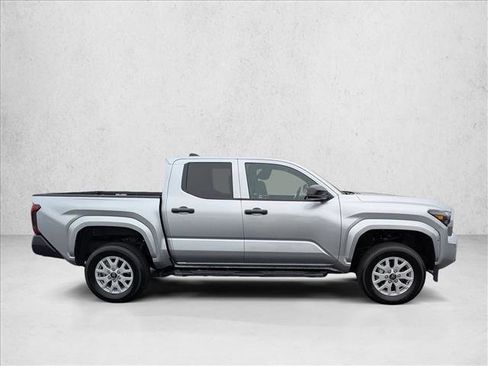 Used 2025 Toyota Tacoma SR image 4