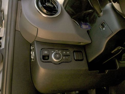Used 2025 Mercedes-Benz Sprinter 2500 image 82