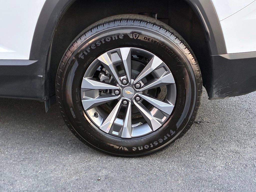 Used 2026 Chevrolet Equinox LT FWD image 47