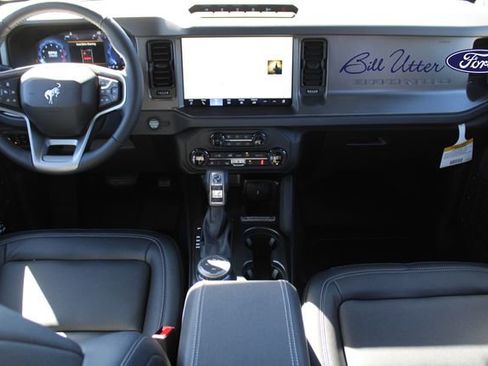 New 2025 Ford Bronco Badlands image 11