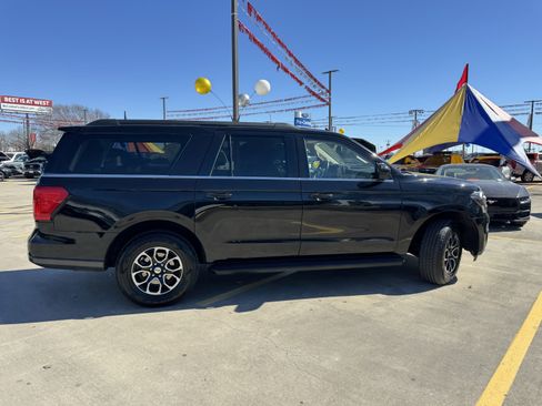 Used 2024 Ford Expedition Max XLT image 5