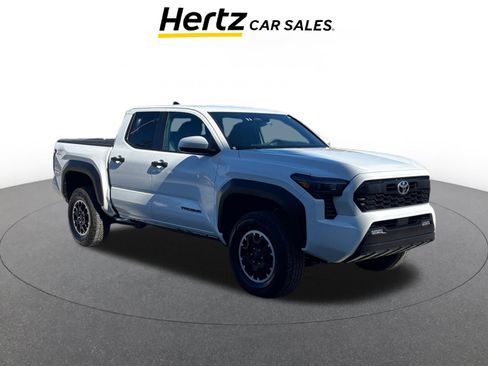 Used 2025 Toyota Tacoma TRD Off-Road image 1