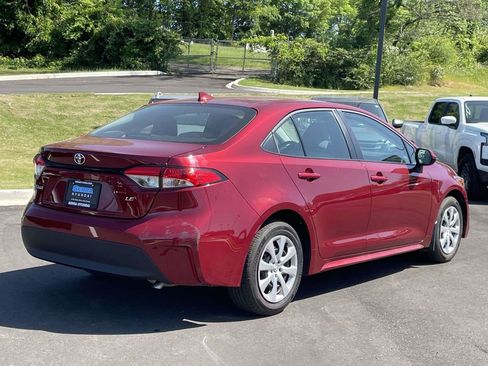 Used 2026 Toyota Corolla LE FWD image 3
