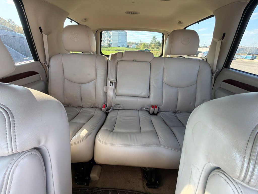 Used 2005 Cadillac Escalade AWD image 22