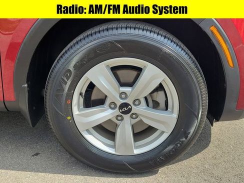 Used 2023 Kia Sorento LX AWD/4WD image 7
