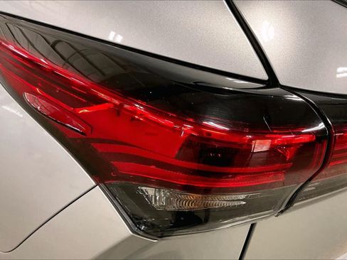 Used 2023 Toyota Highlander Limited AWD/4WD image 29