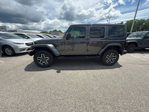 New 2026 Jeep Wrangler Unlimited Sahara AWD/4WD image 2