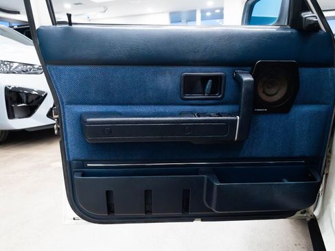 Used 1990 Volvo 240 DL image 16