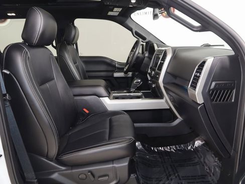 Used 2019 Ford F150 Lariat image 13