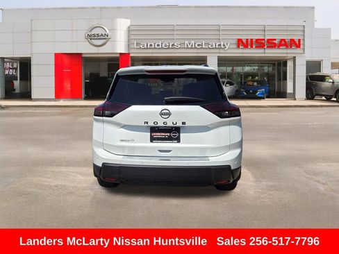 Used 2026 Nissan Rogue SV FWD image 5
