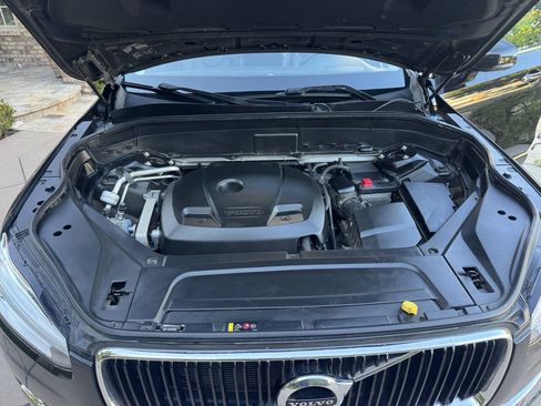 Used 2017 Volvo XC90 T6 Momentum w/ Vision Package AWD/4WD image 9
