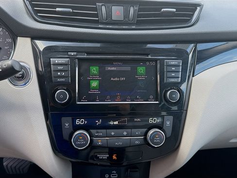 Used 2022 Nissan Rogue Sport SL image 12