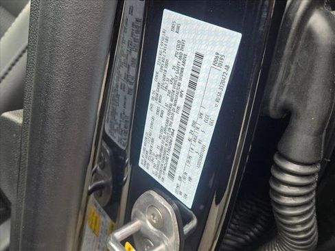 New 2025 Ford Escape SE image 17