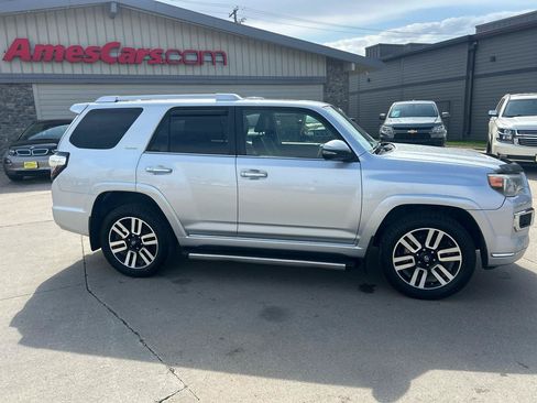 Used 2018 Toyota 4Runner Limited AWD/4WD image 2