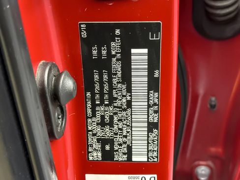 Used 2018 Toyota 4Runner SR5 AWD/4WD image 26