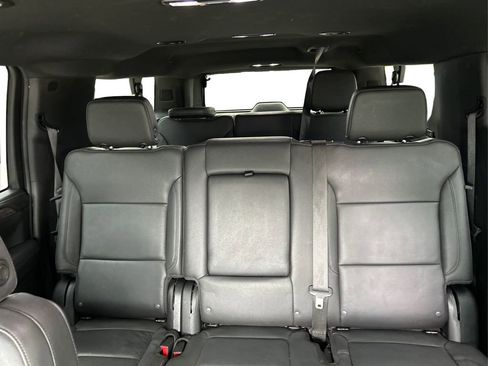 Used 2023 Chevrolet Suburban LT w/ Luxury Package image 14