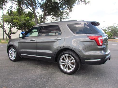 Used 2018 Ford Explorer Limited w/ Equipment Group 301A image 5