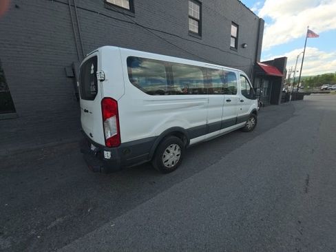 Used 2017 Ford Transit 350 XLT RWD image 2