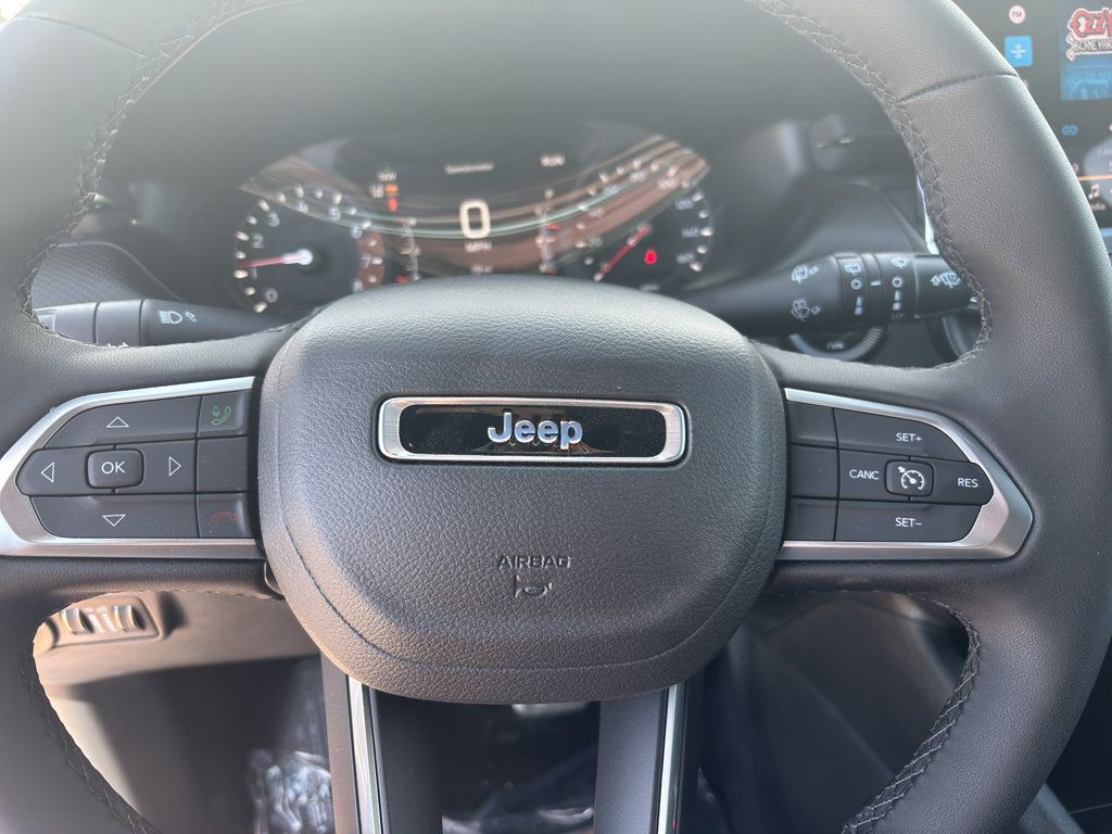 New 2026 Jeep Compass Latitude AWD/4WD image 38