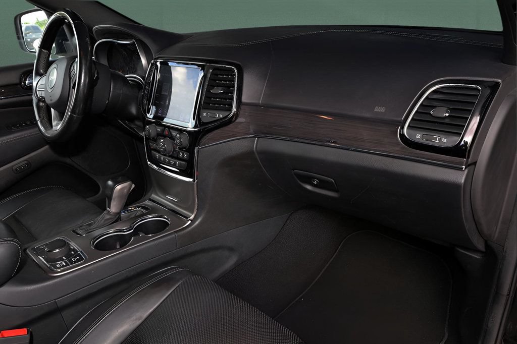 Used 2020 Jeep Grand Cherokee Overland AWD/4WD image 23
