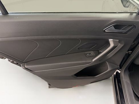 Used 2023 Volkswagen Tiguan SE w/ Panoramic Sunroof Package image 26