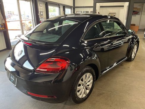 Used 2019 Volkswagen Beetle 2.0T S FWD image 15