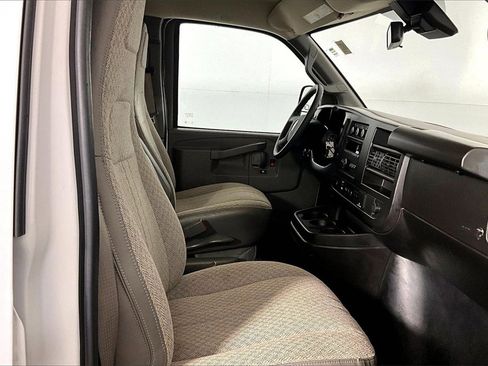 Used 2023 Chevrolet Express 3500 LT w/ LT Preferred Equipment Group image 6