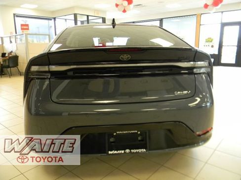 New 2026 Toyota Prius Plug-In Hybrid FWD image 3