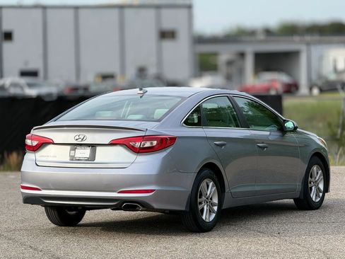 Used 2015 Hyundai Sonata SE w/ Option Group 09 image 9