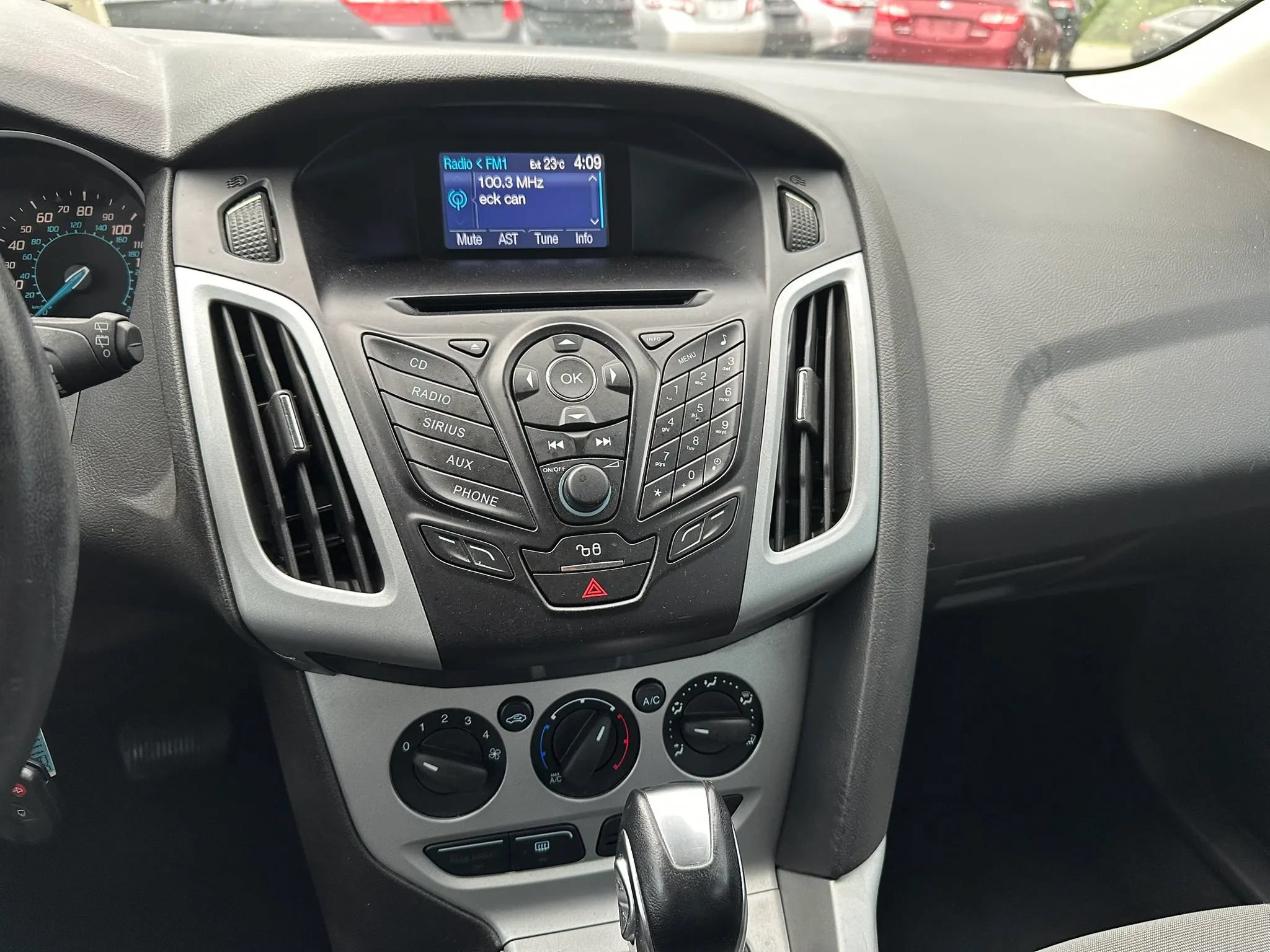 Used 2012 Ford Focus SE FWD image 15